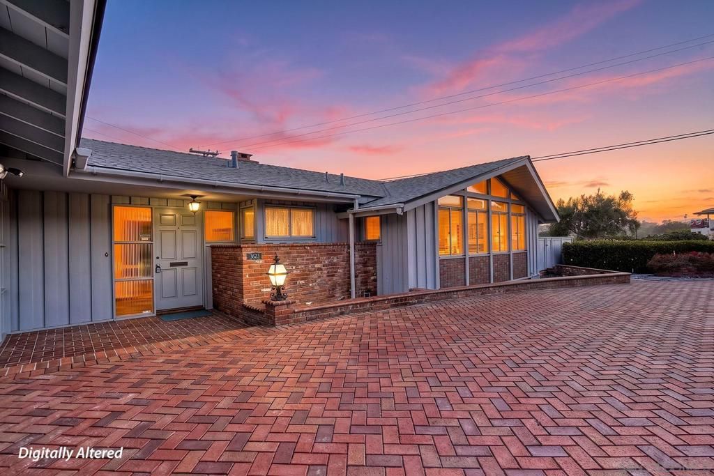 Image 7 of property listing at 3623 Fenelon, San Diego, CA 92106