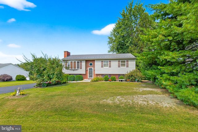 23 PLEASANTON DR, East Berlin, PA 17316