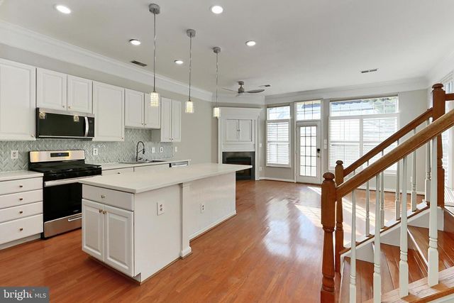 26143 NIMBLETON SQ, Chantilly, VA 20152