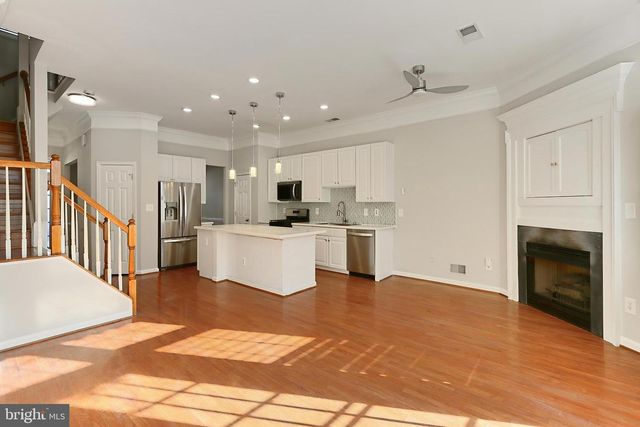 26143 NIMBLETON SQ, Chantilly, VA 20152