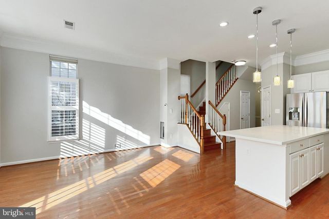 26143 NIMBLETON SQ, Chantilly, VA 20152