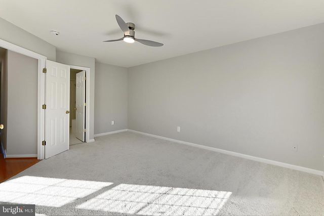 26143 NIMBLETON SQ, Chantilly, VA 20152