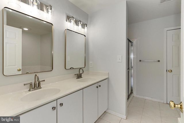 26143 NIMBLETON SQ, Chantilly, VA 20152