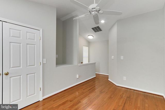 26143 NIMBLETON SQ, Chantilly, VA 20152