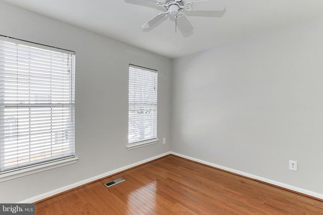 26143 NIMBLETON SQ, Chantilly, VA 20152