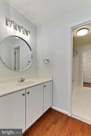 26143 NIMBLETON SQ, Chantilly, VA 20152