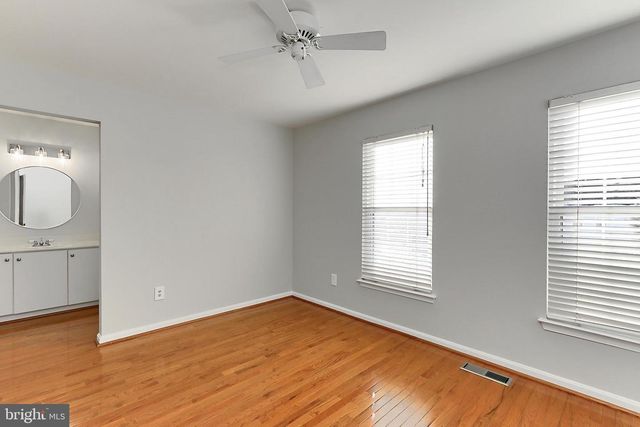 26143 NIMBLETON SQ, Chantilly, VA 20152