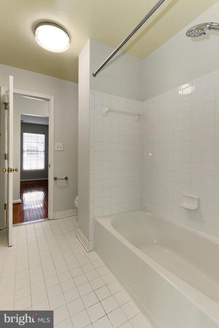 26143 NIMBLETON SQ, Chantilly, VA 20152