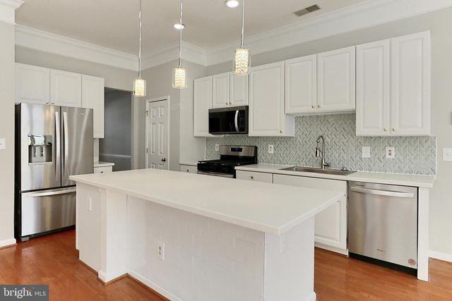 26143 NIMBLETON SQ, Chantilly, VA 20152