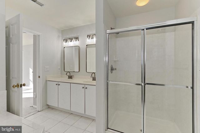 26143 NIMBLETON SQ, Chantilly, VA 20152