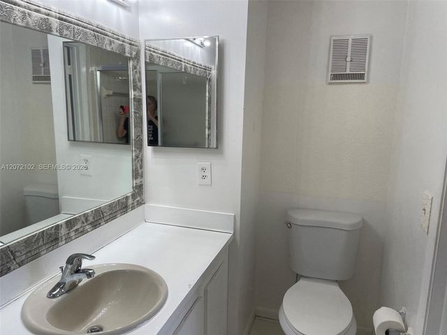 2711 NW 104th Avenue 404, Sunrise, FL 33322