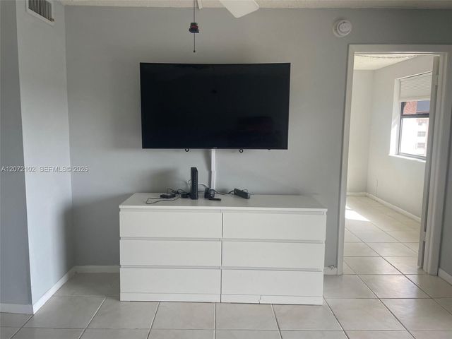 2711 NW 104th Avenue 404, Sunrise, FL 33322