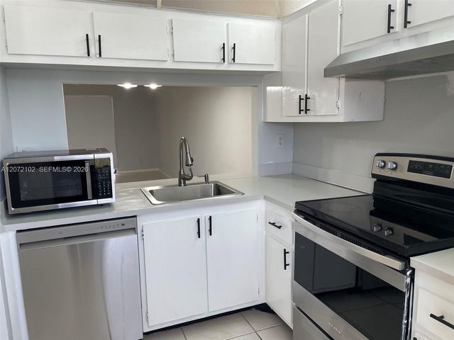 2711 NW 104th Avenue 404, Sunrise, FL 33322