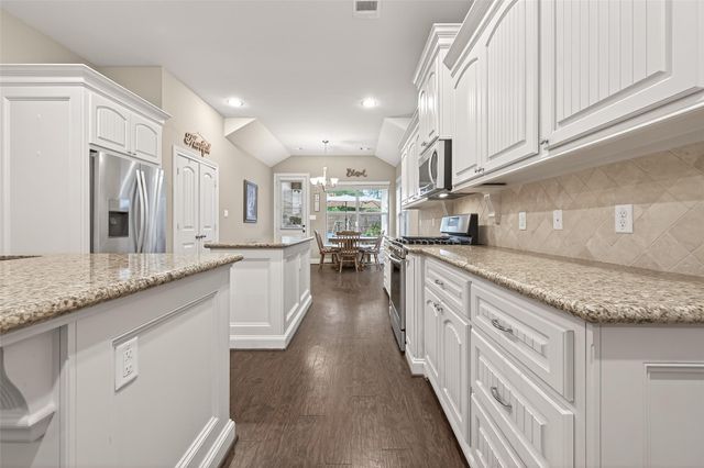 112 Timberside Drive Drive, Conroe, TX 77304