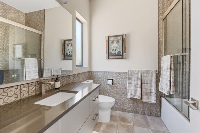 5615 McCarty LN, Austin, TX 78749