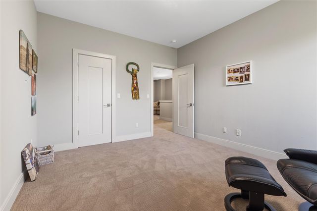 5615 McCarty LN, Austin, TX 78749