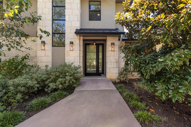 5615 McCarty LN, Austin, TX 78749