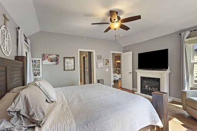 W913 Washington AVENUE, Burlington, WI 53105