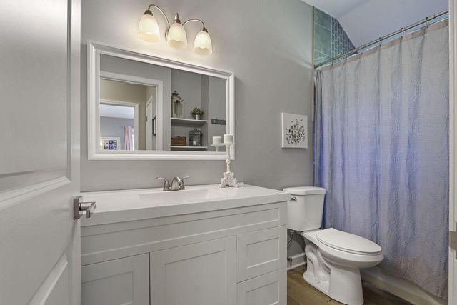 W913 Washington AVENUE, Burlington, WI 53105