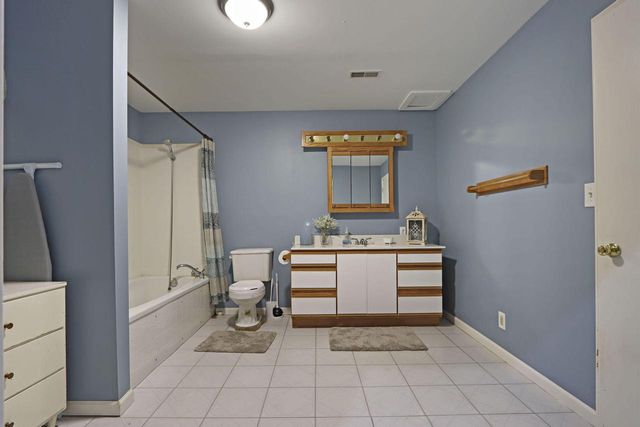 W913 Washington AVENUE, Burlington, WI 53105
