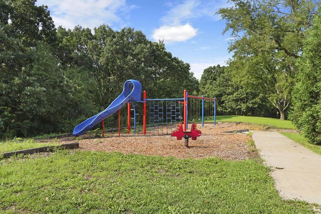 W913 Washington AVENUE, Burlington, WI 53105