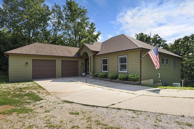W913 Washington AVENUE, Burlington, WI 53105