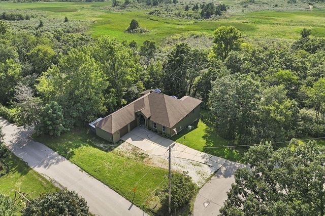 W913 Washington AVENUE, Burlington, WI 53105