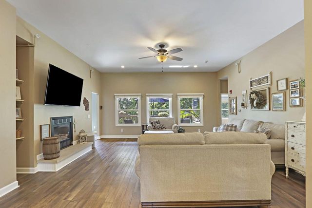 W913 Washington AVENUE, Burlington, WI 53105