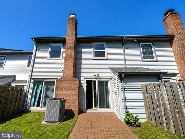 17 FARNWOOD RD, Mount Laurel, NJ 08054