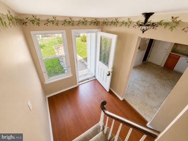 17 FARNWOOD RD, Mount Laurel, NJ 08054