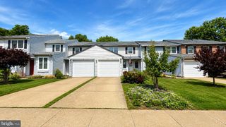 17 FARNWOOD RD, Mount Laurel, NJ 08054