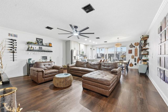 3221 Johns Place, Palm Springs, FL 33461