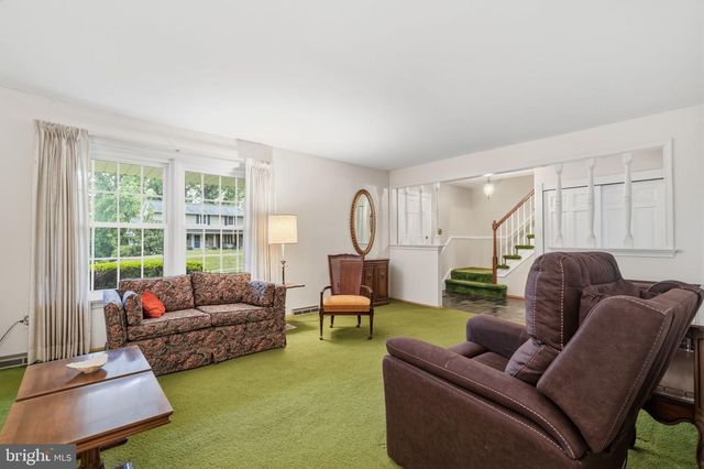 1111 UNIVERSITY DR, Yardley, PA 19067