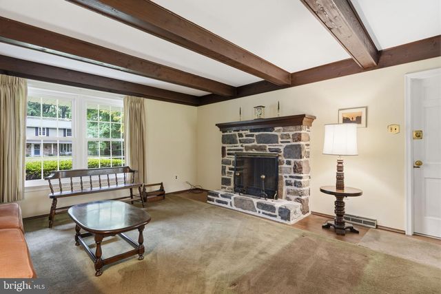 1111 UNIVERSITY DR, Yardley, PA 19067