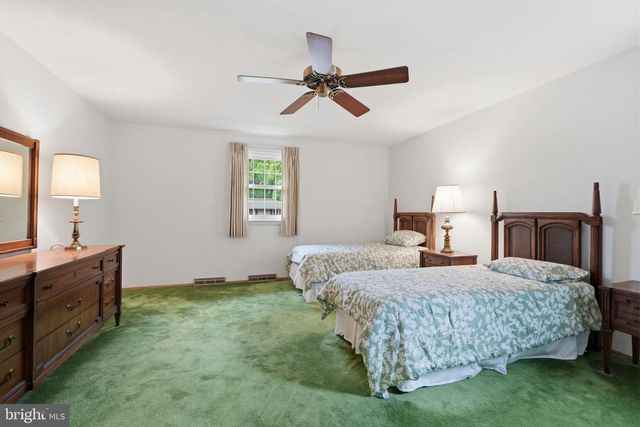 1111 UNIVERSITY DR, Yardley, PA 19067