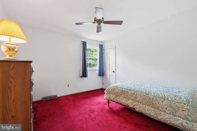 1111 UNIVERSITY DR, Yardley, PA 19067