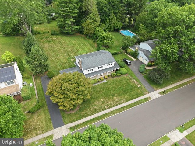 1111 UNIVERSITY DR, Yardley, PA 19067