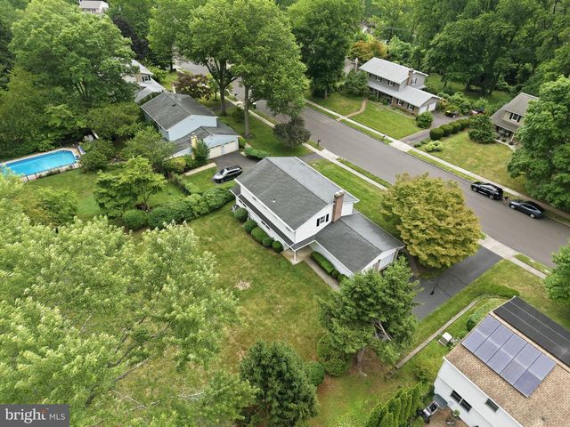 1111 UNIVERSITY DR, Yardley, PA 19067