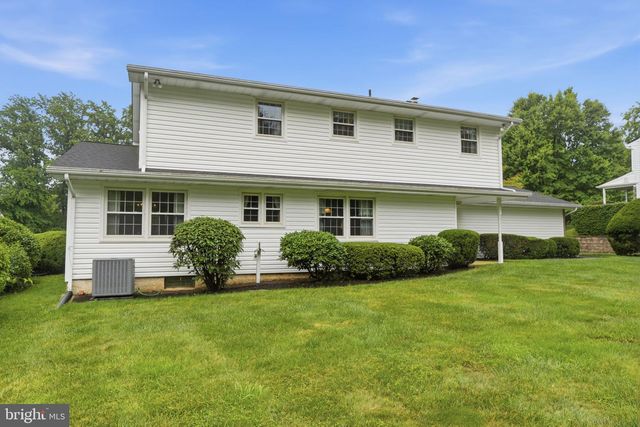 1111 UNIVERSITY DR, Yardley, PA 19067