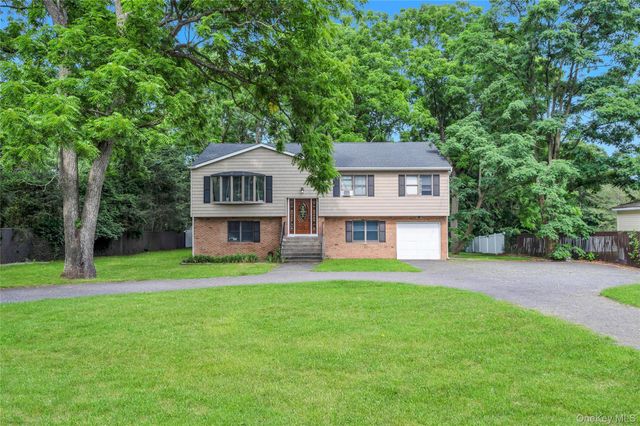 87 Holbrook Road, Centereach, NY 11720