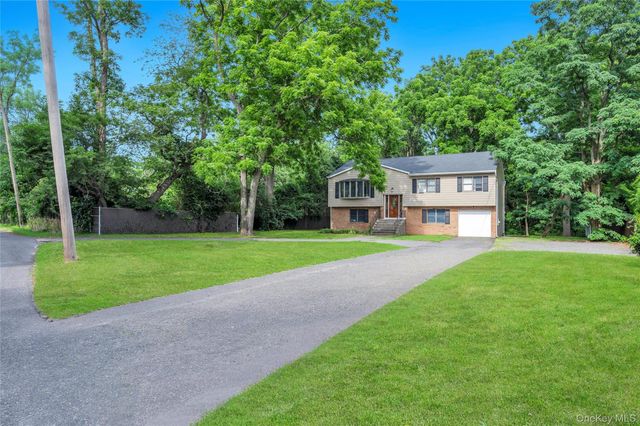 87 Holbrook Road, Centereach, NY 11720