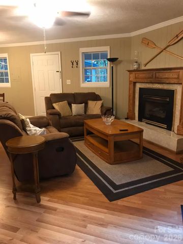 73 Pine Road, Rosman, NC 28772