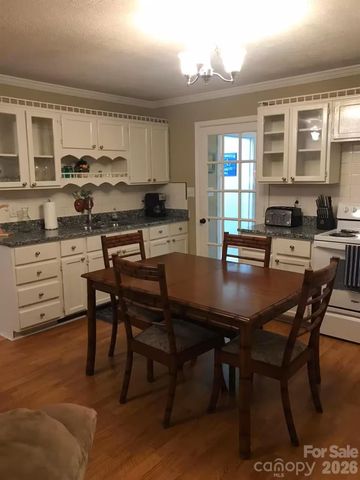 73 Pine Road, Rosman, NC 28772