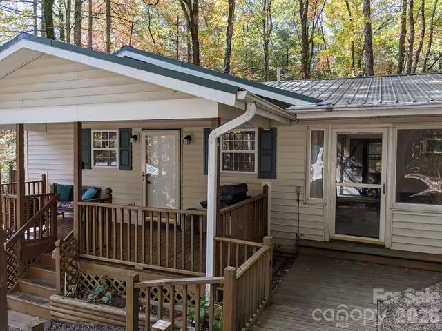 73 Pine Road, Rosman, NC 28772