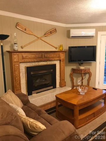 73 Pine Road, Rosman, NC 28772