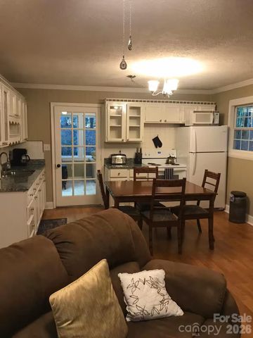 73 Pine Road, Rosman, NC 28772