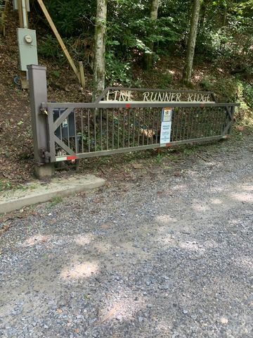 73 Pine Road, Rosman, NC 28772