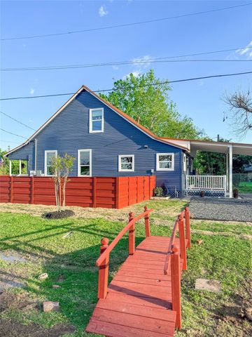 26815 W Hardy Road, Spring, TX 77373
