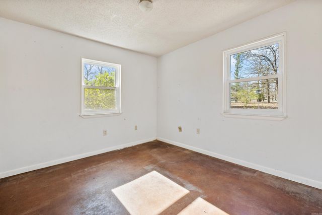 8422 Robinwood Dr, Mabelvale, AR 72103