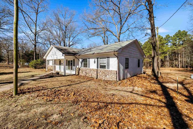 8422 Robinwood Dr, Mabelvale, AR 72103